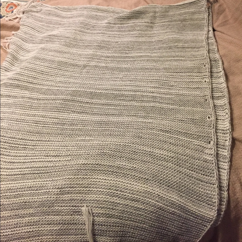 Lularoe Mimi poncho